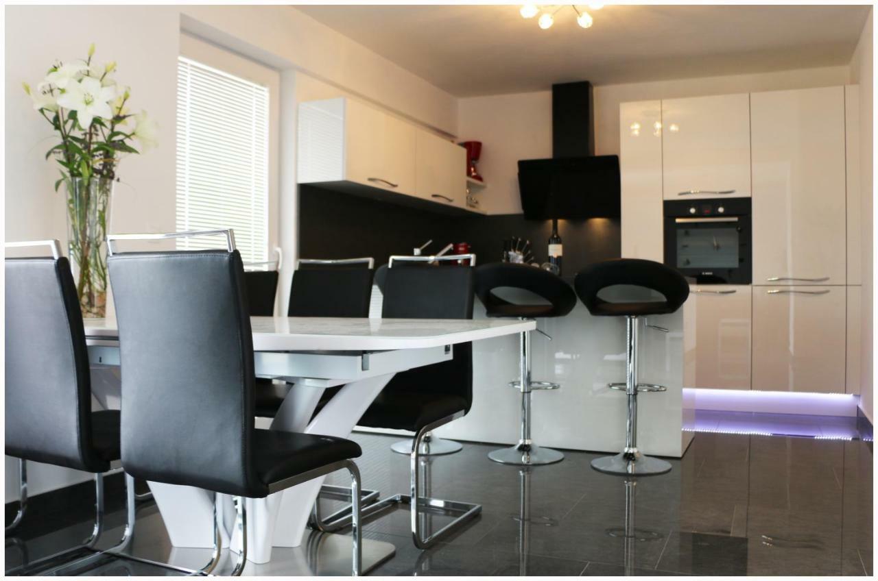 פרימוסטן Apartman Loretta מראה חיצוני תמונה
